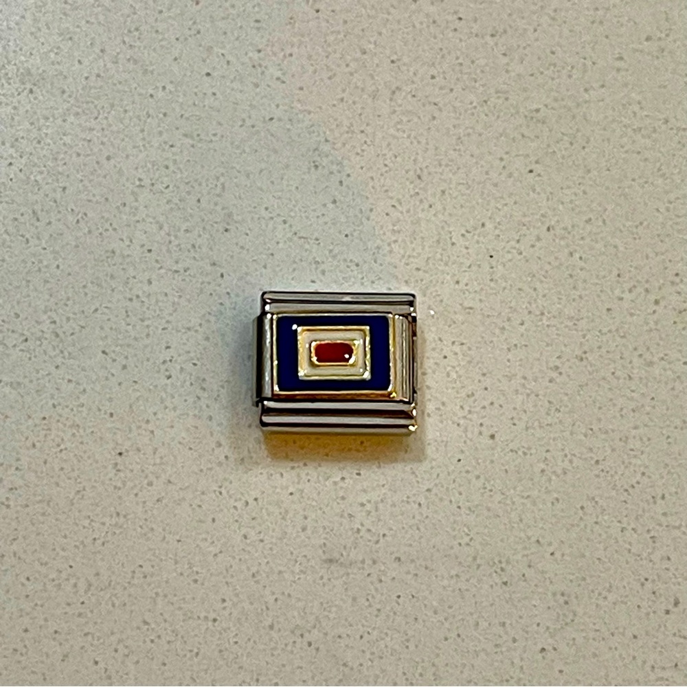 Zoppini Nautical Flag Initial W link charm